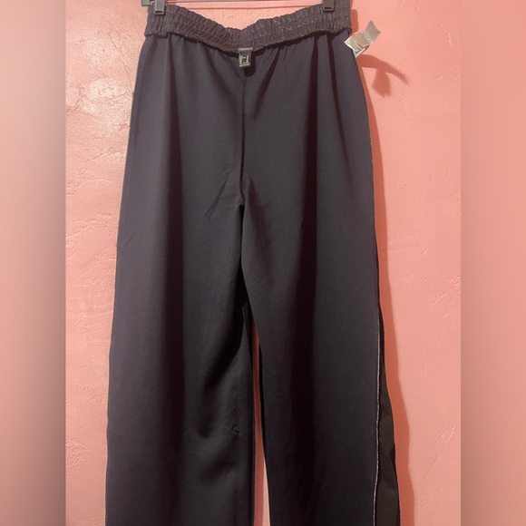 Shimmery sweatpants black and white - Picture 5 of 9